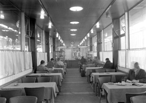 166053 Interieur van de wachtkamer met buffet op het 1e perron van het N.S.-station Eindhoven te Eindhoven.